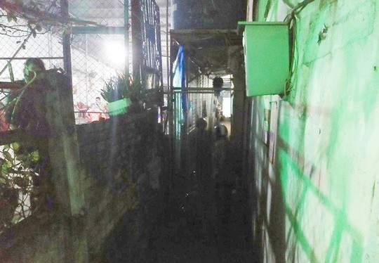 Nghi can sát hại 2 bà cháu treo cổ chết - Ảnh 1.