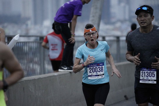 Choáng ngợp với 8.000 VĐV ở Giải Marathon TP HCM 2018 - Ảnh 11.