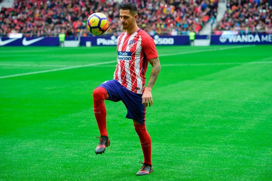 Atletico Madrid ra mắt cùng lúc 2 ngôi sao tấn công - Ảnh 6.