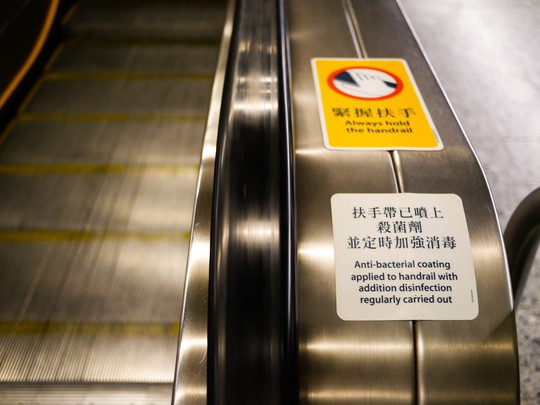Vì sao khách nước ngoài mê tàu điện ngầm Hong Kong? - Ảnh 2.