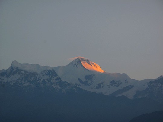 Đến Sarangkot ngắm bình minh trên dãy Himalaya - Ảnh 4.