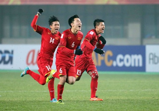 Gia đình cầu thủ U23 Việt Nam sang cổ vũ trận chung kết như thế nào? - Ảnh 1.