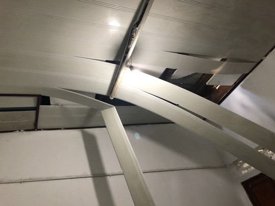 Cưỡng chế bức tường treo trên đầu dân 6-9 tháng - Ảnh 2. Cưỡng chế bức tường treo trên đầu dân 6-9 tháng - Ảnh 2.