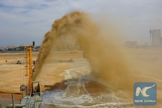 Trung Quốc hoàn tất lấn biển để xây thành phố cảng ở Sri Lanka - Ảnh 4.