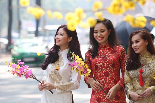 Rủ nhau chụp ảnh Tết sớm ở phố ông đồ - Ảnh 4.