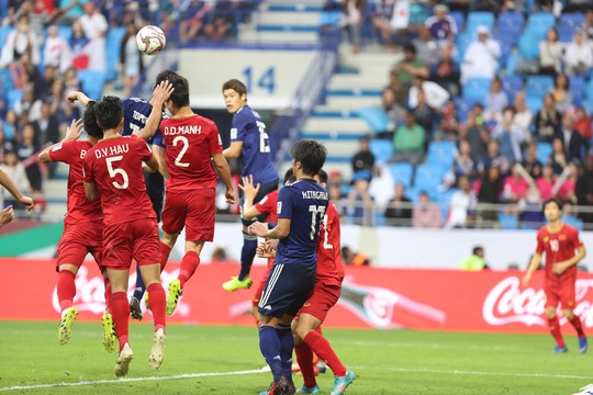 Việt Nam hưởng lợi khi công nghệ VAR hủy bàn thắng của Nhật Bản - Ảnh 1.