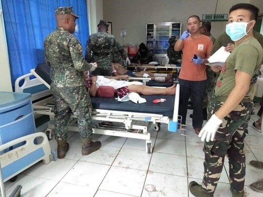 Philippines: Đánh bom kép đẫm máu gần nhà thờ, 20 người chết - Ảnh 2.