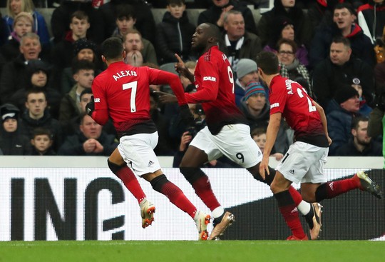 CÃ¡c ngÃ´i sao M.U nhÆ° Äang chá»c tá»©c Mourinho - áº¢nh 1.