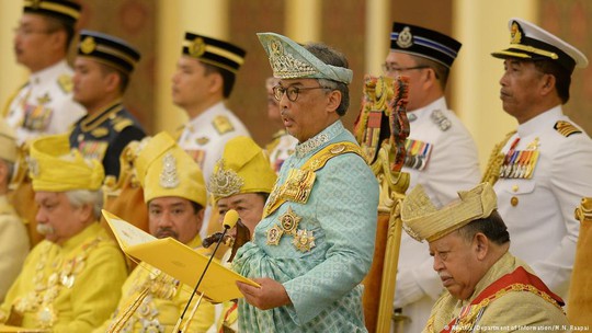 Quốc vương thứ 16 của Malaysia đăng cơ - Ảnh 1.