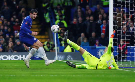 Chelsea tìm niềm vui trong ngày chia tay Fabregas - Ảnh 3.