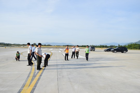 Đưa đường băng số 2 Sân bay Cam Ranh vào khai thác - Ảnh 1.