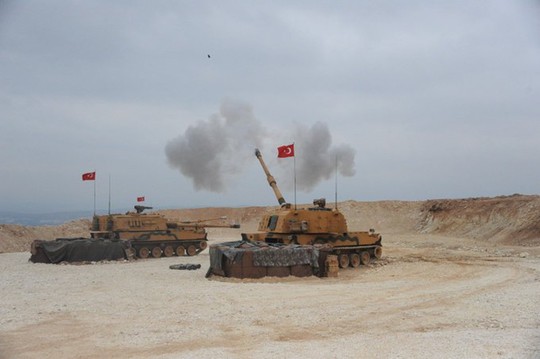 Thổ Nhĩ Kỳ triển khai bộ binh vào Syria, ông Trump lại dọa phá hủy - Ảnh 3.