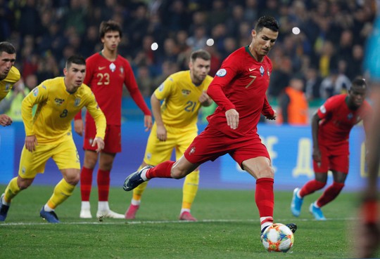 Ronaldo lập kỷ lục, Bồ Đào Nha vẫn trắng tay trước Ukraine - Ảnh 4.
