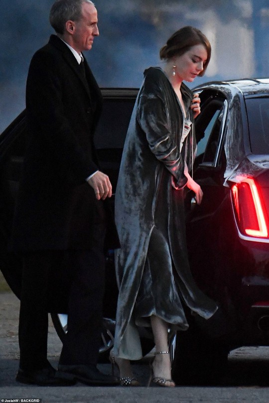 Mỹ nhân Jennifer Lawrence lên xe hoa ở tuổi 29 - Ảnh 6.