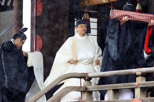 [VIDEO] Toàn cảnh Nhật hoàng Naruhito lên ngôi trong cơn mưa trút nước - Ảnh 5.