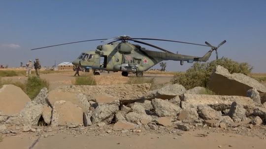 Quân đội Nga đổ bộ căn cứ vừa mở cửa lại ở Syria - Ảnh 1.