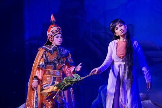 Thêm một nữ đạo diễn trẻ dựng vở lịch sử - Ảnh 3.