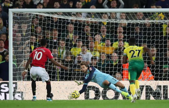 Hỏng 2 quả phạt đền, Man United vẫn thắng Norwich, tăng 7 hạng - Ảnh 5.