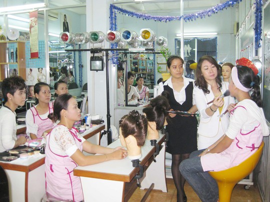 Hỗ trợ đào tạo nghề cho người lao động thất nghiệp | Thị trường NLD