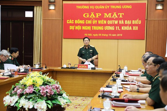 Quân ủy Trung ương gặp mặt các Ủy viên Quân ủy Trung ương, đại biểu dự Hội nghị Trung ương 11 - Ảnh 1.