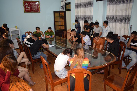 Quảng Nam: Liên tục phát hiện nhiều nam thanh nữ tú phê ma túy trong quán karaoke - Ảnh 1.