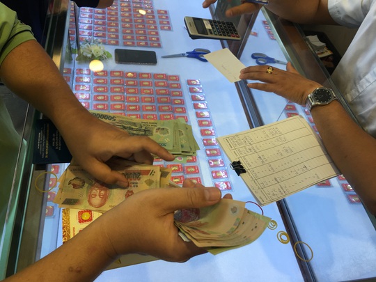Giá vàng SJC đang thấp nhất trong 4 tháng - Ảnh 1.