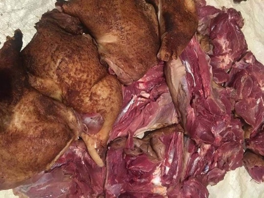 Bí mật loại thịt gà lạ chuyên nấu giả cầy gây sốt khắp chợ - Ảnh 1.