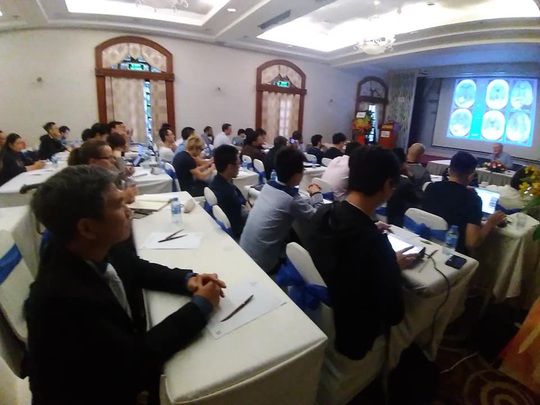 Nhiều chuyên gia quốc tế đến Việt Nam học hỏi, chia sẻ về đột quỵ - Ảnh 2.