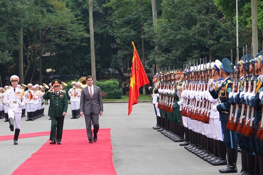 Bộ trưởng Bộ Quốc phòng Mỹ Mark Esper thăm Việt Nam - Ảnh 3.