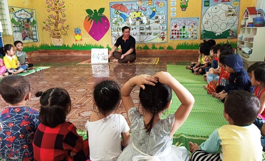 Chuyện những người thầy dạy trẻ tuổi bi bô nơi sơn cước miền Tây Thanh Hóa - Ảnh 4.