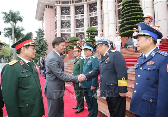Bộ trưởng Bộ Quốc phòng Mỹ Mark Esper thăm Việt Nam - Ảnh 4.