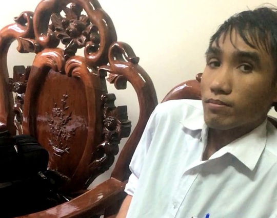 Khởi tố đối tượng xưng danh phóng viên dọa dẫm, tống tiền bệnh viện - Ảnh 1.