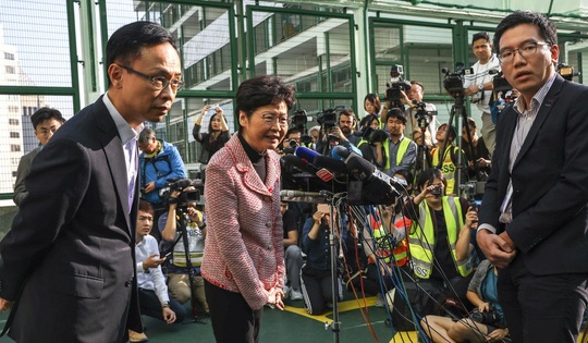 Hồng Kông: Phe thân Bắc Kinh chiếm 42/302 ghế - Ảnh 2.