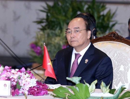 Thủ tướng Nguyễn Xuân Phúc chia buồn với gia đình các nạn nhân vụ 39 người chết - Ảnh 1.