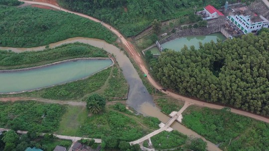 Chủ tịch Hà Nội nói về trách nhiệm trong vụ nước sông Đà nhiễm dầu thải - Ảnh 2.