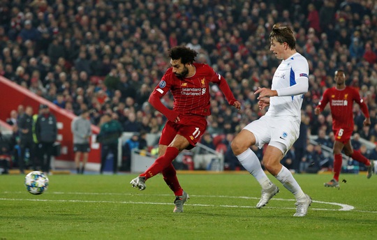 Thần tài tỏa sáng, Liverpool lên ngôi đầu bảng Champions League - Ảnh 1.