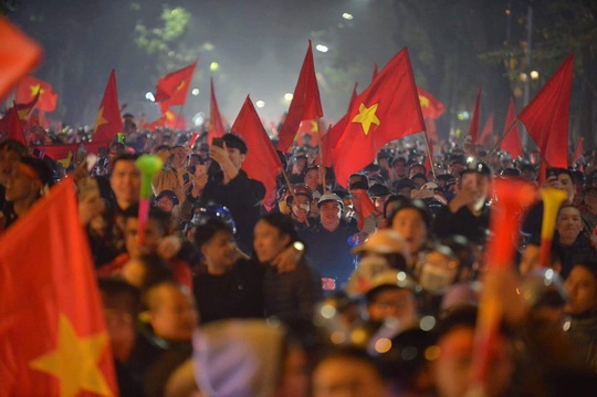 Phó Thủ tướng Thường trực: Cổ vũ chiến thắng của U22 Việt Nam phải an toàn - Ảnh 1.