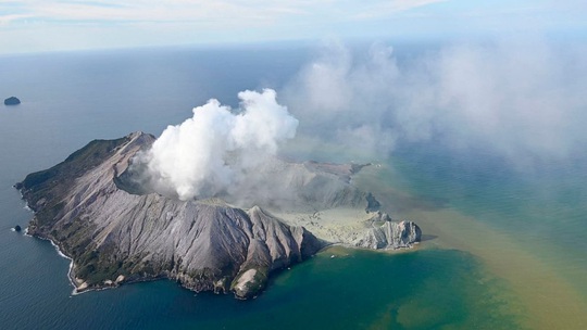 Lời nói đùa định mệnh của nạn nhân vụ phun trào núi lửa New Zealand - Ảnh 3.