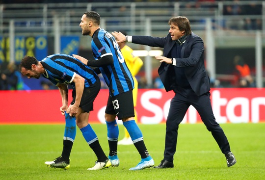 Thần đồng Barca tỏa sáng, Inter Milan vuột vé vòng knock-out - Ảnh 2.