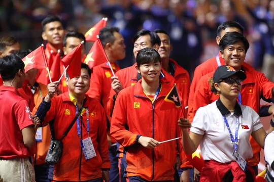 Bế mạc SEA Games 30: Ánh Viên được vinh danh, Việt Nam nhận cờ đăng cai SEA Games 31 - Ảnh 4.