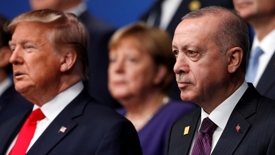 Mỹ đe tạt nước lạnh, Thổ Nhĩ Kỳ dọa xối nước sôi - Ảnh 1.