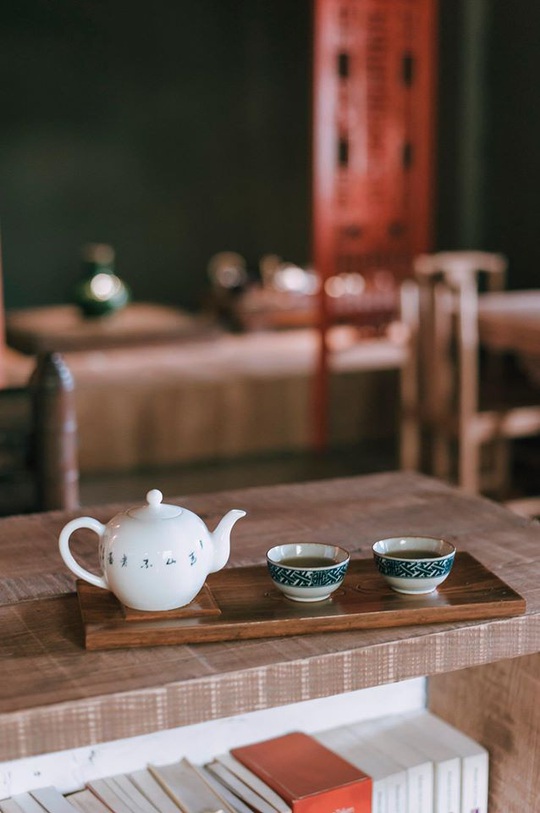 Thưởng trà và ngắm Hà Nội ngày đông - Ảnh 1.
