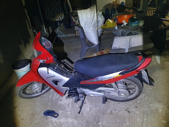 Bao vây nhóm cướp manh động cố thủ trong nhà ở Nhơn Trạch - Ảnh 2.