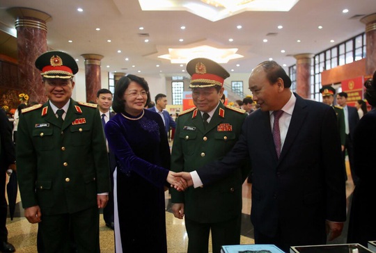 Cận cảnh lãnh đạo cấp cao dự lễ kỷ niệm Ngày thành lập Quân đội nhân dân Việt Nam - Ảnh 4.