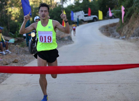 Chân chạy số 1 Việt Nam tranh tài Giải việt dã Chinh phục đỉnh Bà Rá 2020 - Ảnh 3.
