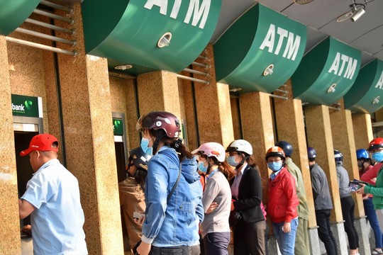 Các ngân hàng cảnh báo nạn lừa đảo khi rút tiền, thanh toán trên mạng - Ảnh 2. Các ngân hàng cảnh báo nạn lừa đảo khi rút tiền, thanh toán trên mạng - Ảnh 2.
