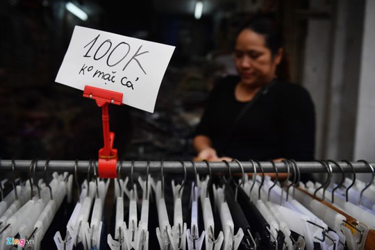 Ma trận sale vỉa hè ngày giáp Tết - Ảnh 5.