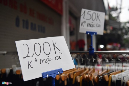 Ma trận sale vỉa hè ngày giáp Tết - Ảnh 6.