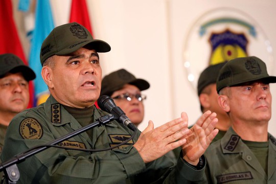 Quân đội Venezuela: Phe đối lập phải bước qua xác của chúng tôi - Ảnh 1.