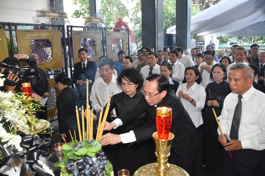 Bí thư Thành ủy TP HCM đến viếng lễ tang Phó Chủ tịch UBND TP Nguyễn Thị Thu - Ảnh 4.